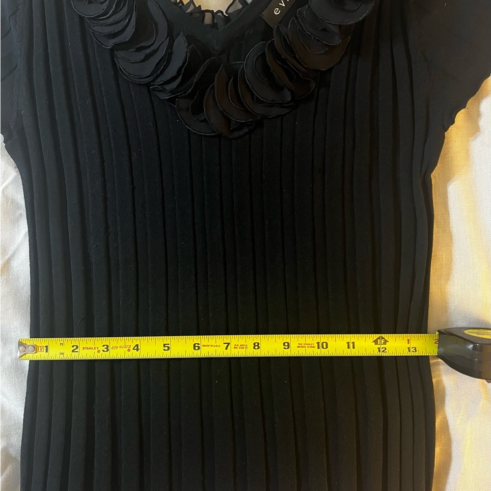 Evie Women's Size Medium Black Short Sleeve Pullover Knit Top - Picture 5 of 5